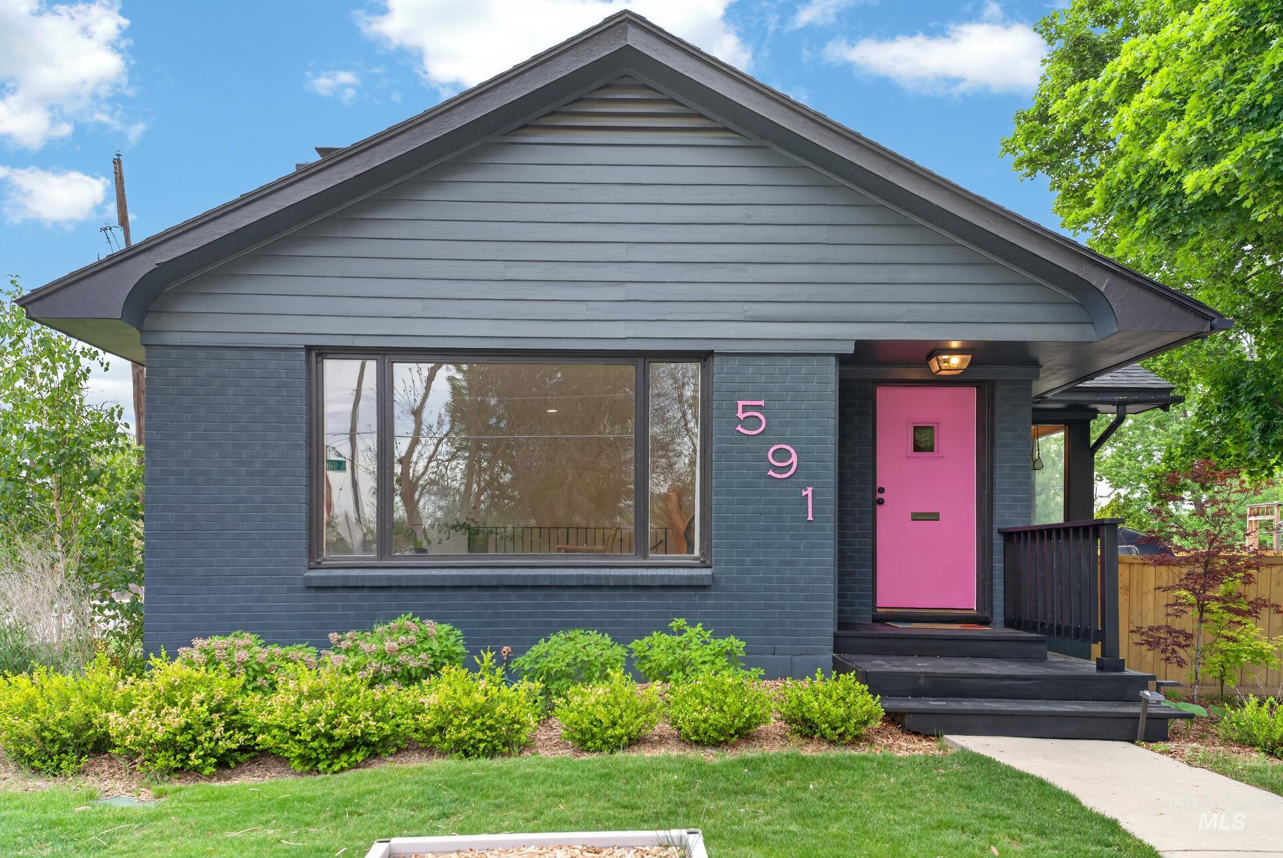 591 S Garden Street, Boise, Idaho 83705, 5 Bedrooms, 2 Bathrooms, Residential For Sale, Price $679,000,MLS 98985406