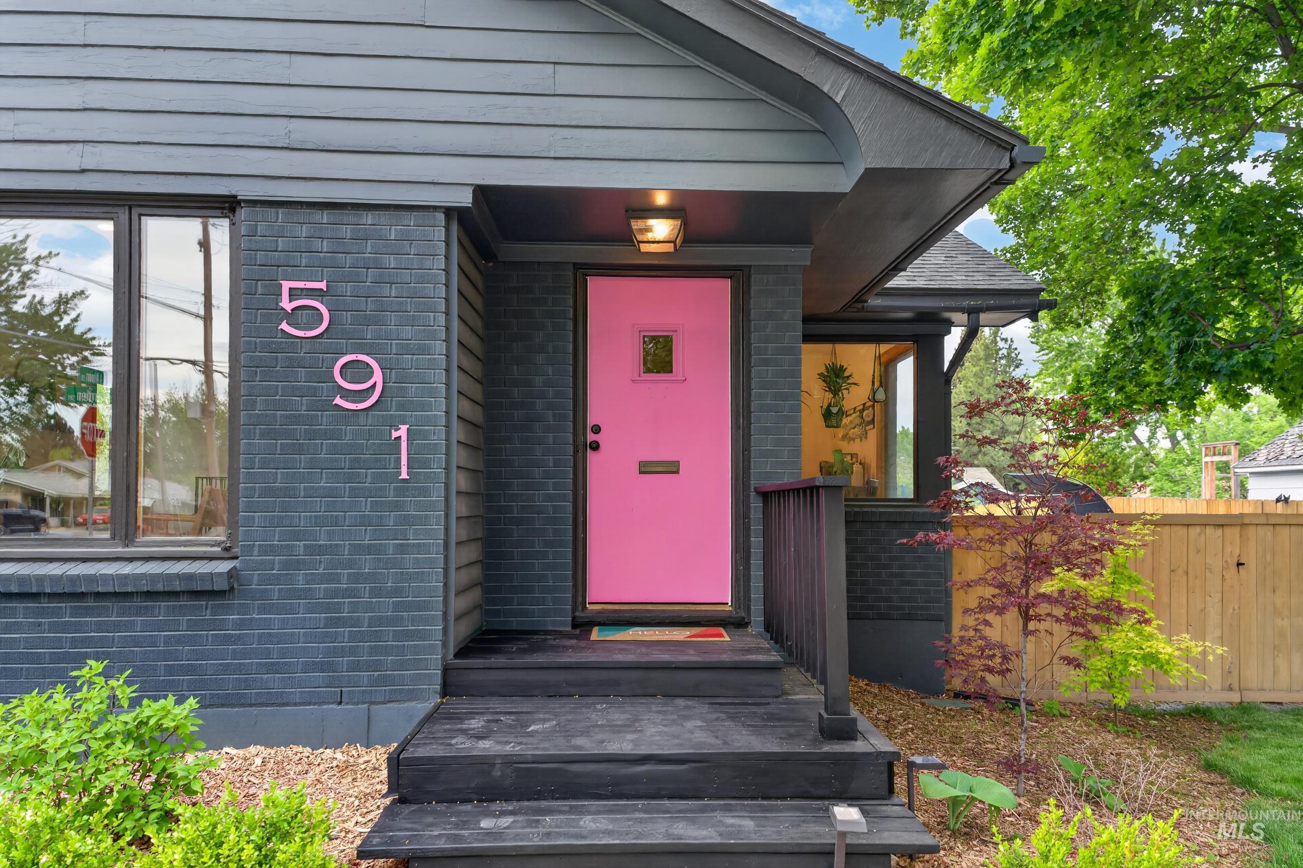 591 S Garden Street, Boise, Idaho 83705, 5 Bedrooms, 2 Bathrooms, Residential For Sale, Price $679,000,MLS 98985406