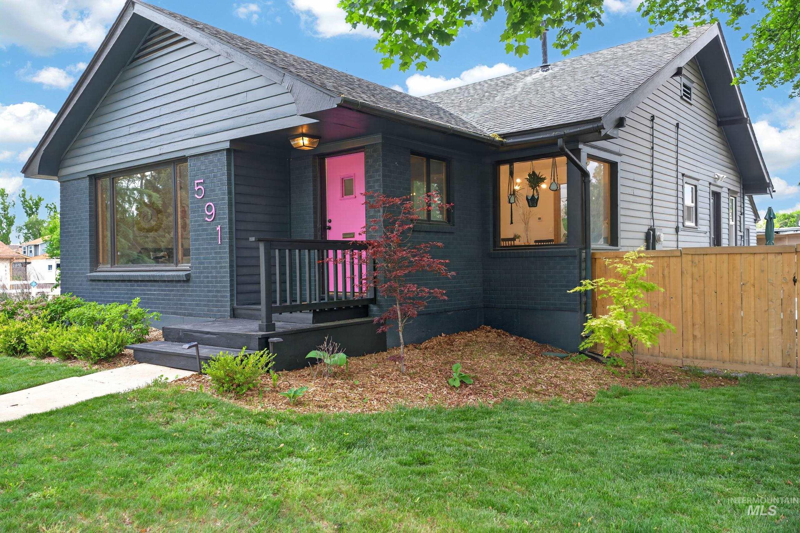 591 S Garden Street, Boise, Idaho 83705, 5 Bedrooms, 2 Bathrooms, Residential For Sale, Price $679,000,MLS 98985406
