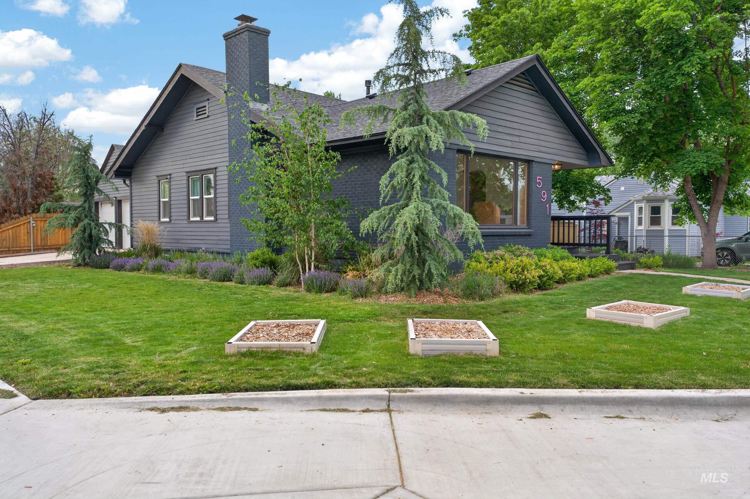 591 S Garden Street, Boise, Idaho 83705, 5 Bedrooms, 2 Bathrooms, Residential For Sale, Price $679,000,MLS 98985406