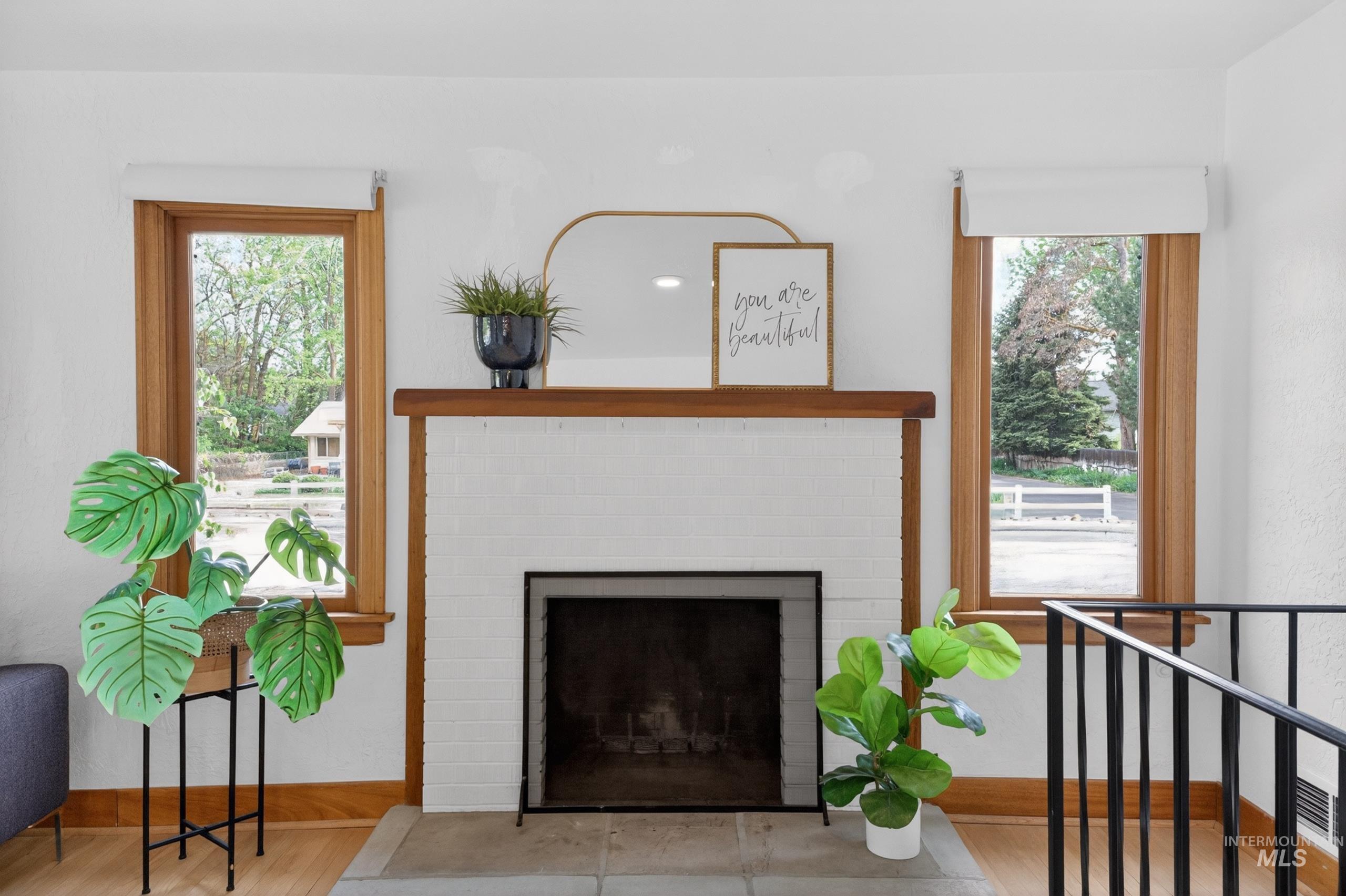 591 S Garden Street, Boise, Idaho 83705, 5 Bedrooms, 2 Bathrooms, Residential For Sale, Price $679,000,MLS 98985406