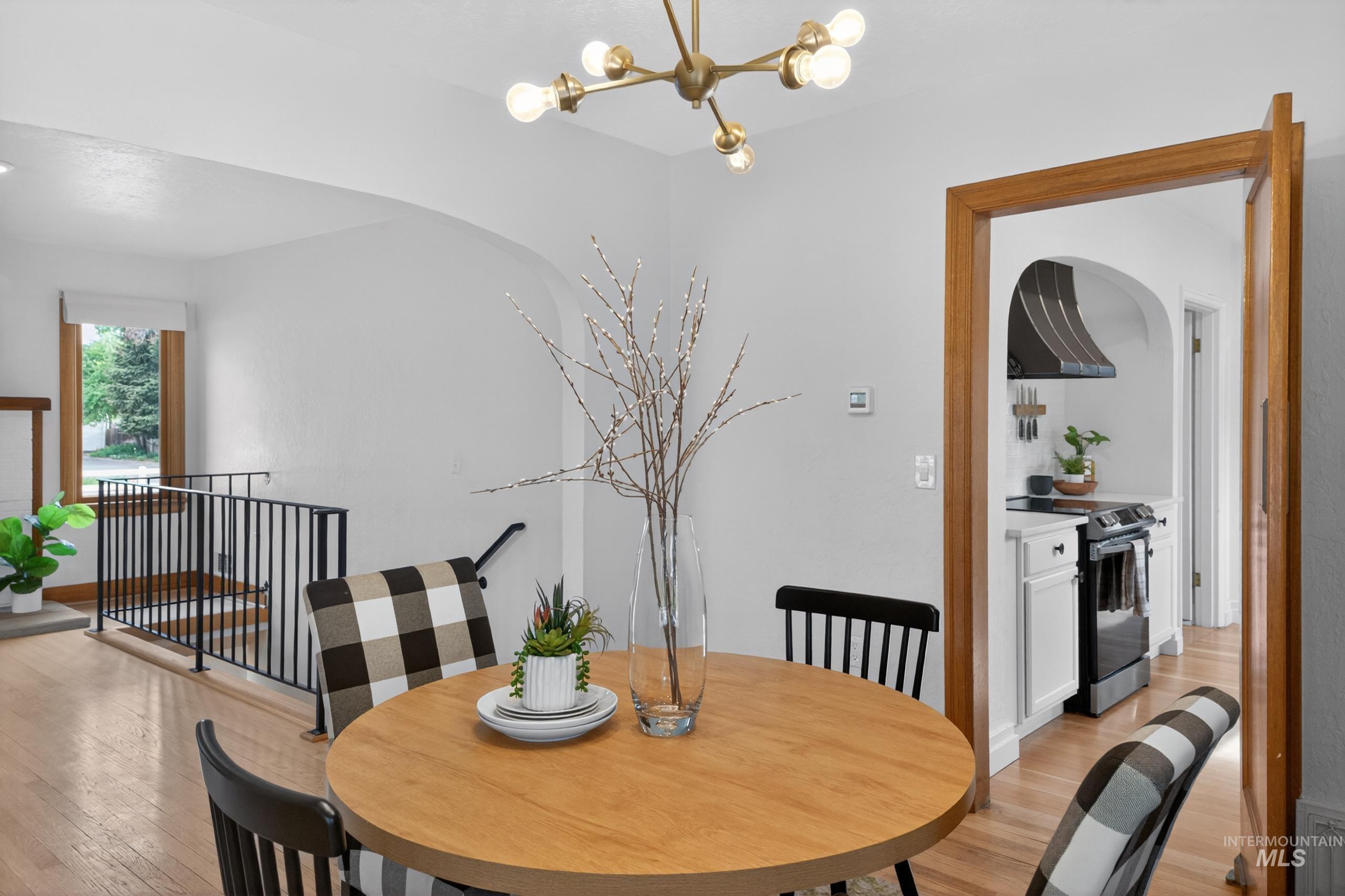 591 S Garden Street, Boise, Idaho 83705, 5 Bedrooms, 2 Bathrooms, Residential For Sale, Price $679,000,MLS 98985406