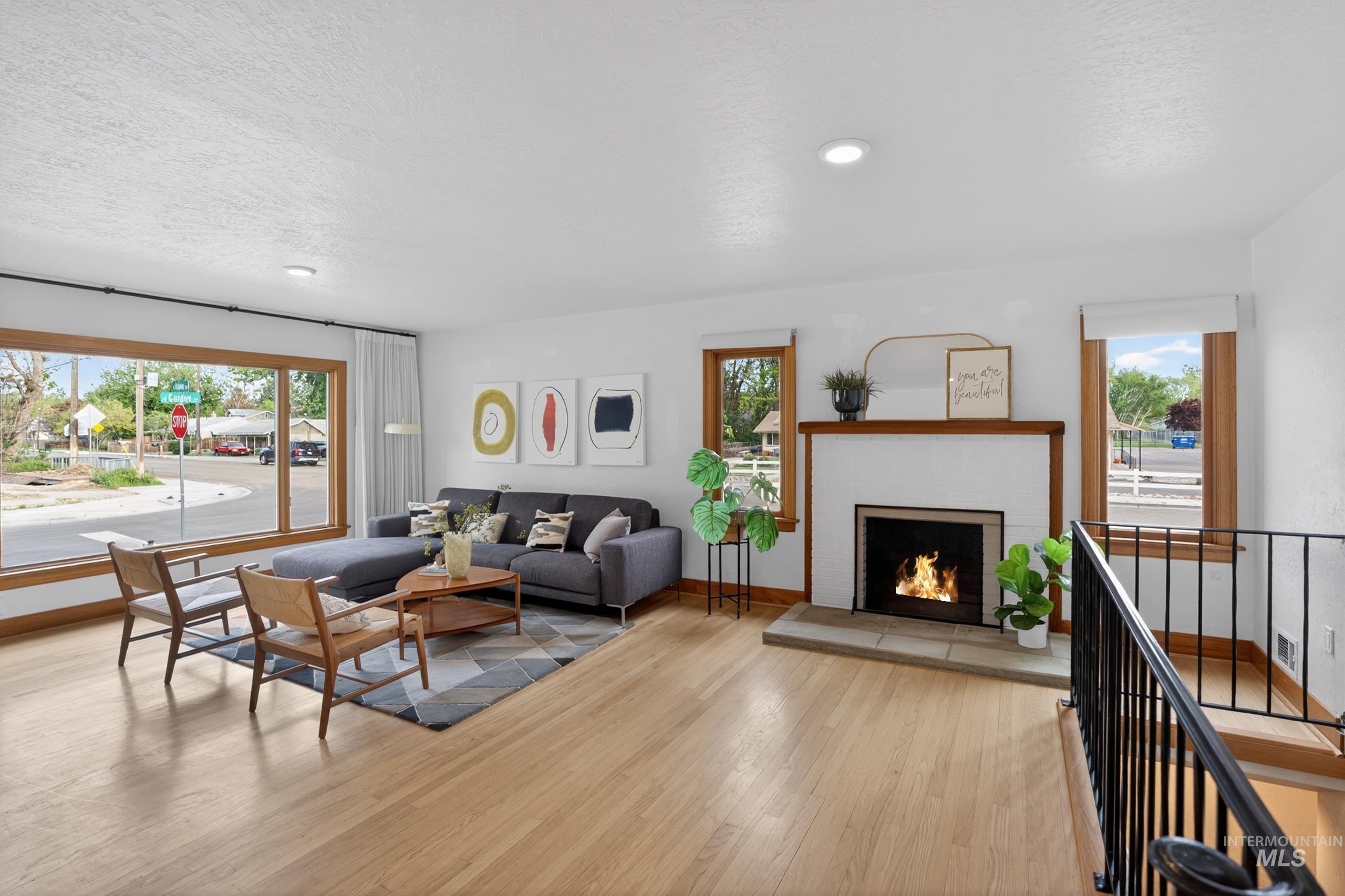 591 S Garden Street, Boise, Idaho 83705, 5 Bedrooms, 2 Bathrooms, Residential For Sale, Price $679,000,MLS 98985406
