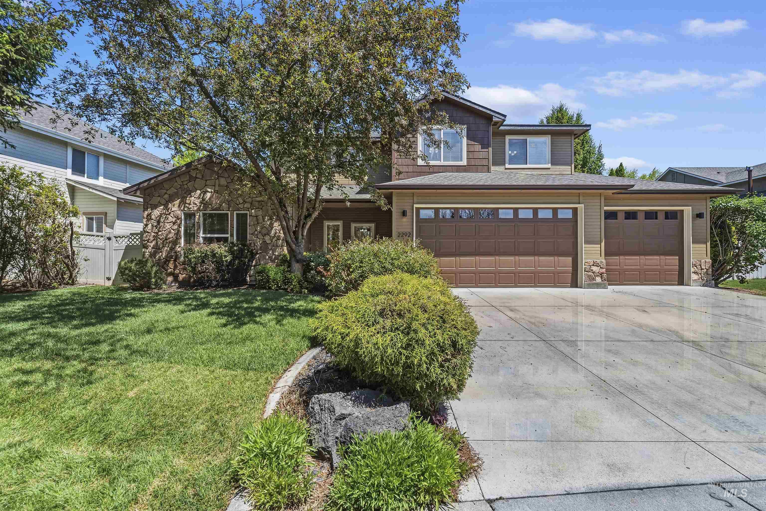 2292 W Windchime Dr, Meridian, Idaho 83646, 4 Bedrooms, 3 Bathrooms, Residential For Sale, Price $694,700,MLS 98985408