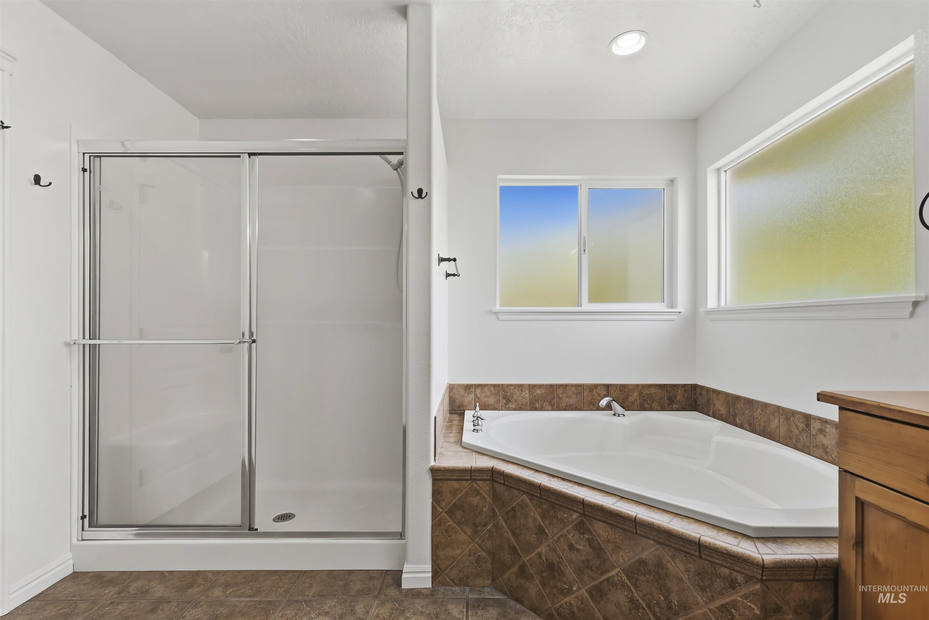 2292 W Windchime Dr, Meridian, Idaho 83646, 4 Bedrooms, 3 Bathrooms, Residential For Sale, Price $694,700,MLS 98985408