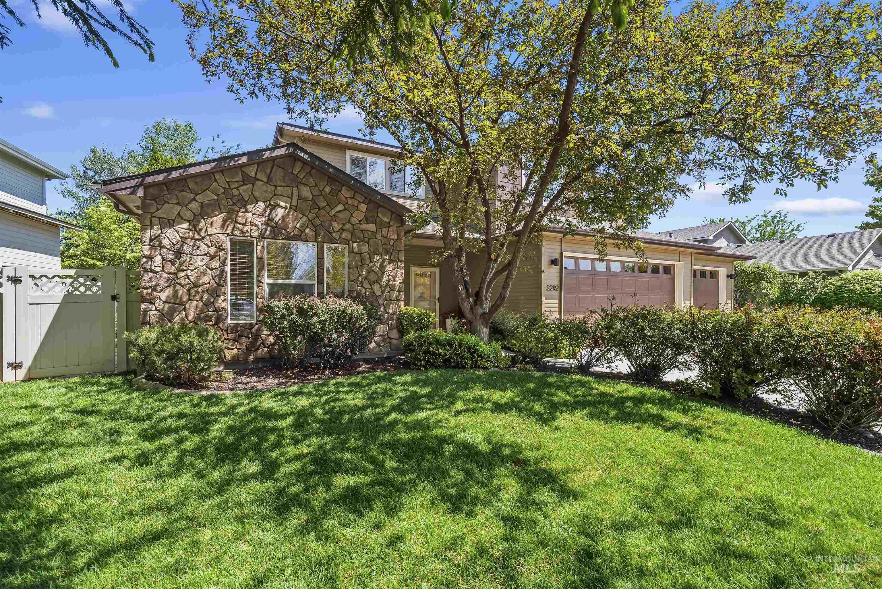 2292 W Windchime Dr, Meridian, Idaho 83646, 4 Bedrooms, 3 Bathrooms, Residential For Sale, Price $694,700,MLS 98985408