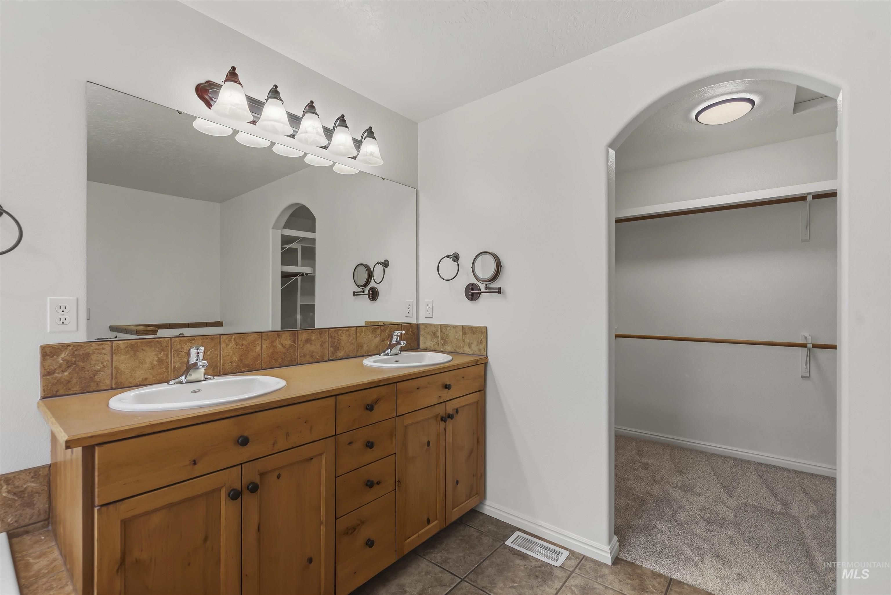 2292 W Windchime Dr, Meridian, Idaho 83646, 4 Bedrooms, 3 Bathrooms, Residential For Sale, Price $694,700,MLS 98985408
