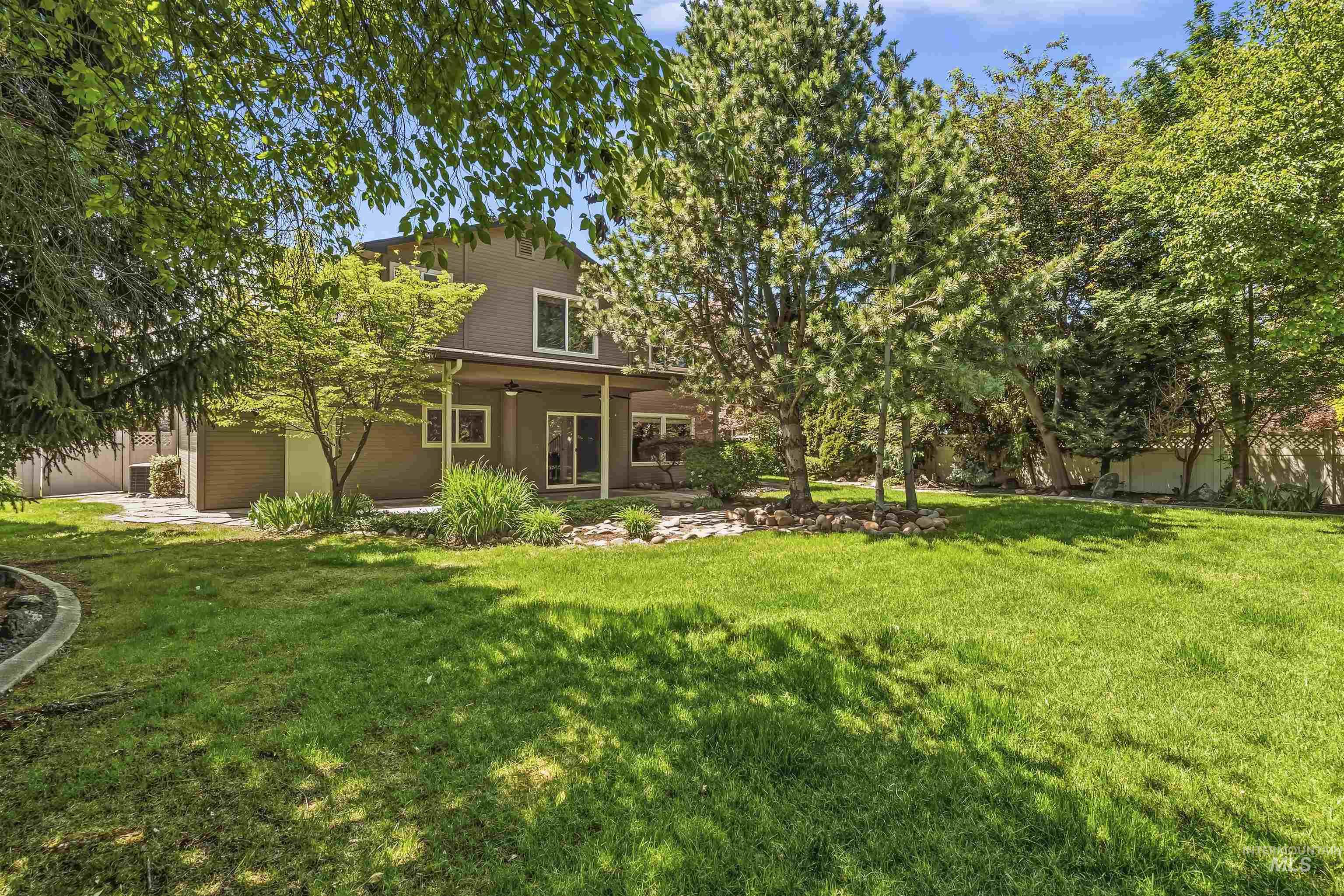 2292 W Windchime Dr, Meridian, Idaho 83646, 4 Bedrooms, 3 Bathrooms, Residential For Sale, Price $694,700,MLS 98985408