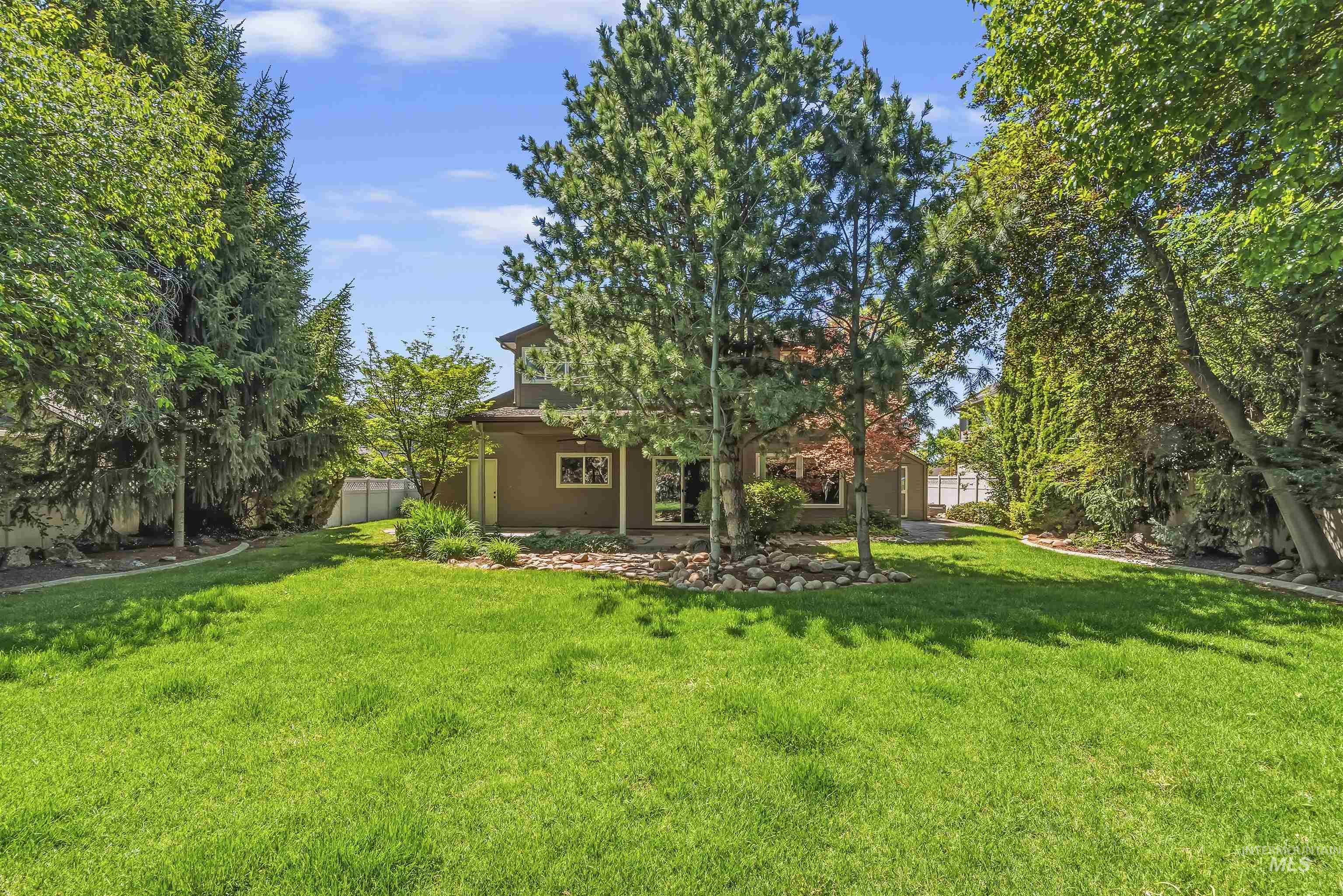 2292 W Windchime Dr, Meridian, Idaho 83646, 4 Bedrooms, 3 Bathrooms, Residential For Sale, Price $694,700,MLS 98985408
