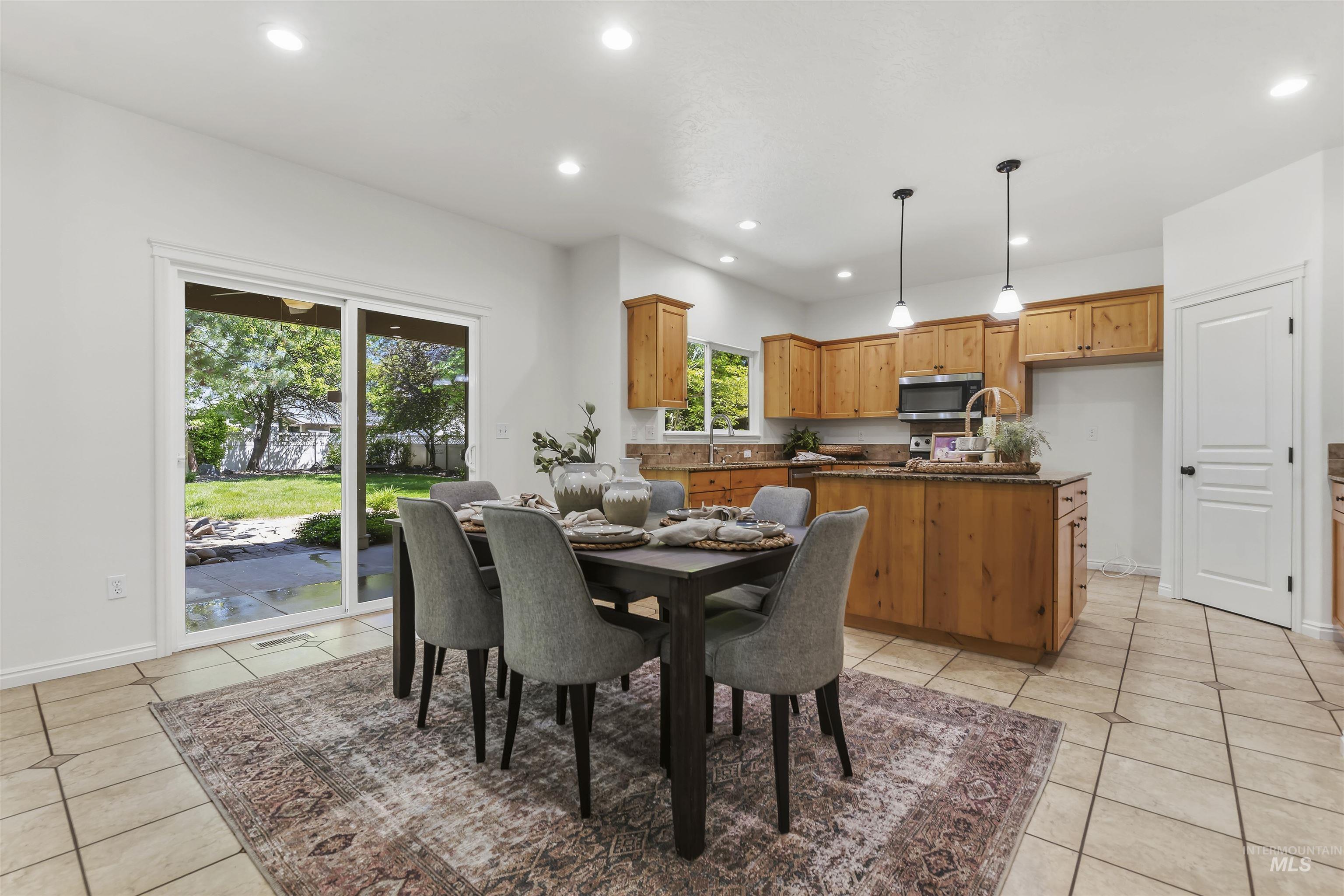 2292 W Windchime Dr, Meridian, Idaho 83646, 4 Bedrooms, 3 Bathrooms, Residential For Sale, Price $694,700,MLS 98985408