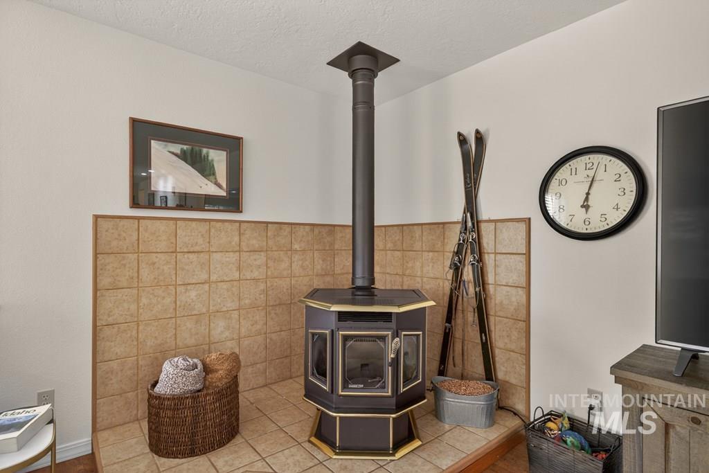 1007 Evergreen Drive, McCall, Idaho 83638, 3 Bedrooms, 2 Bathrooms, Residential For Sale, Price $829,000,MLS 98985409