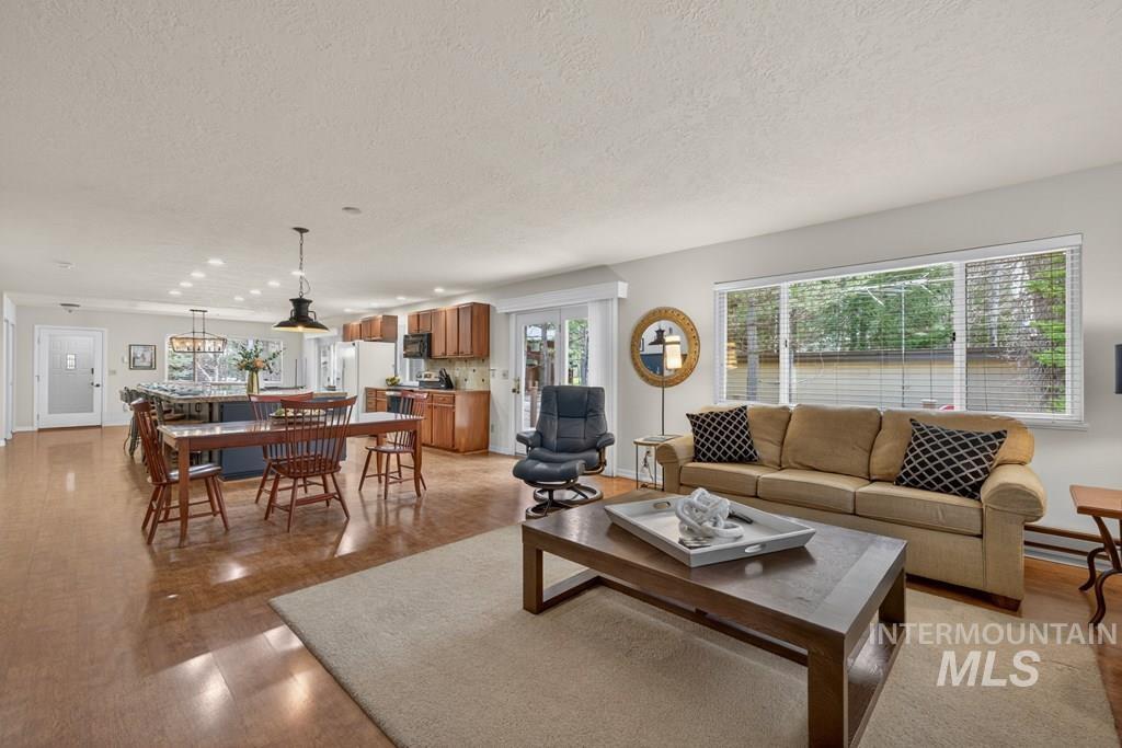 1007 Evergreen Drive, McCall, Idaho 83638, 3 Bedrooms, 2 Bathrooms, Residential For Sale, Price $829,000,MLS 98985409