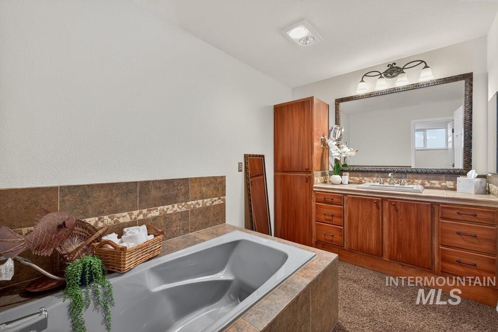 1007 Evergreen Drive, McCall, Idaho 83638, 3 Bedrooms, 2 Bathrooms, Residential For Sale, Price $829,000,MLS 98985409