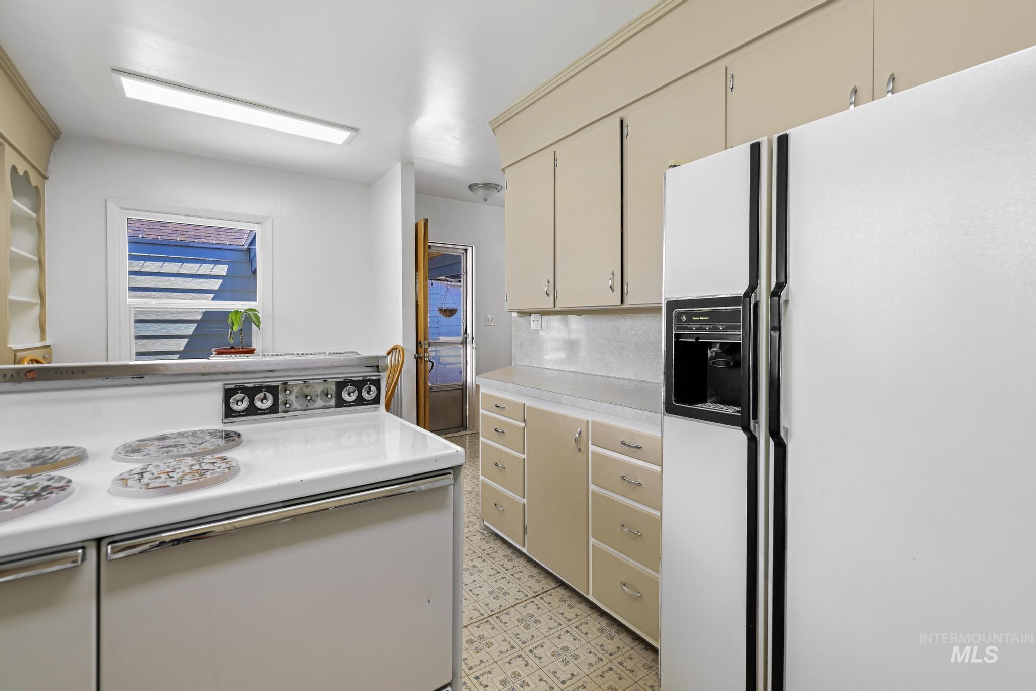 385 W Filer Ave, Twin Falls, Idaho 83301, 3 Bedrooms, 1 Bathroom, Residential For Sale, Price $290,000,MLS 98985410