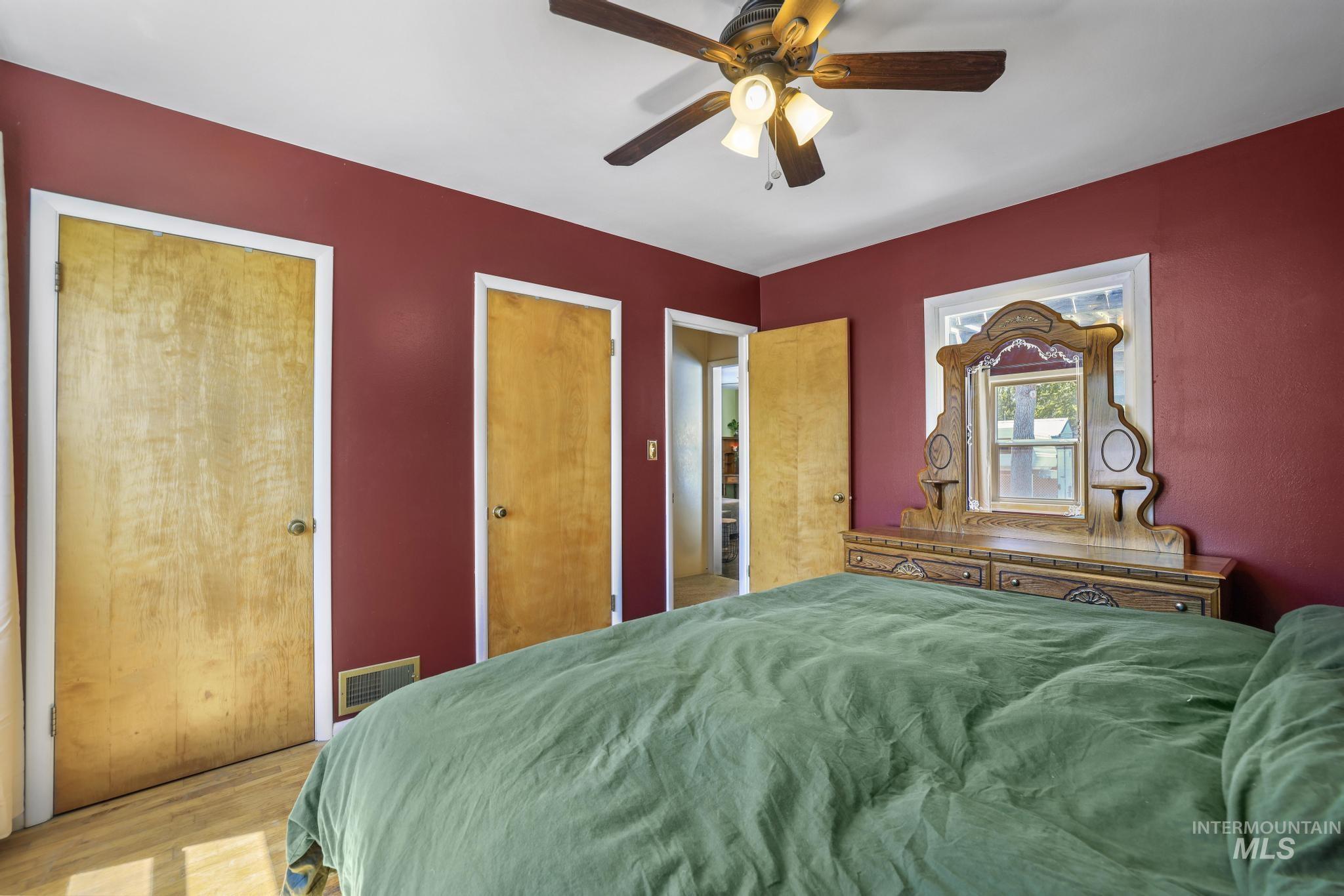 385 W Filer Ave, Twin Falls, Idaho 83301, 3 Bedrooms, 1 Bathroom, Residential For Sale, Price $290,000,MLS 98985410