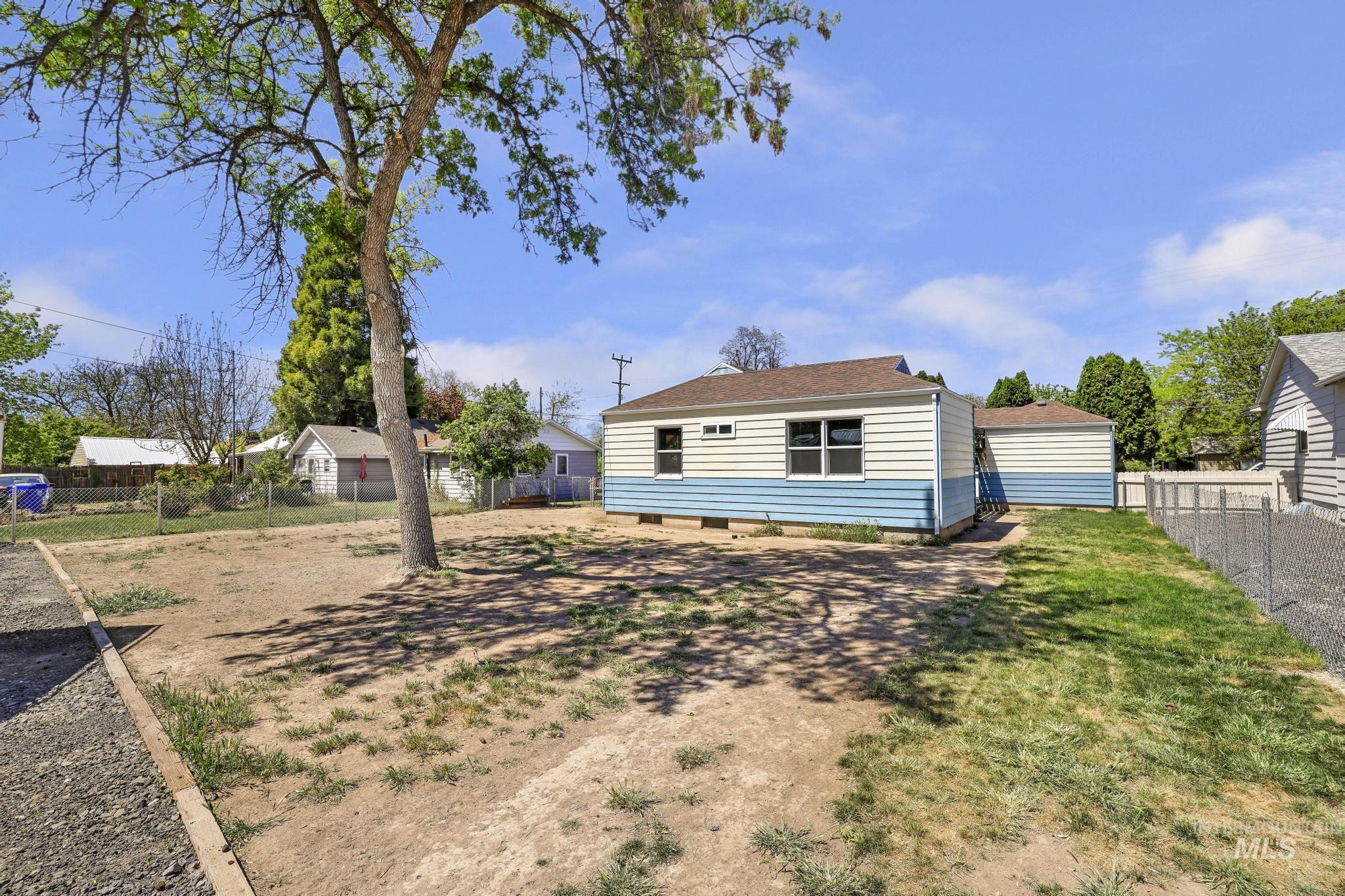 385 W Filer Ave, Twin Falls, Idaho 83301, 3 Bedrooms, 1 Bathroom, Residential For Sale, Price $290,000,MLS 98985410