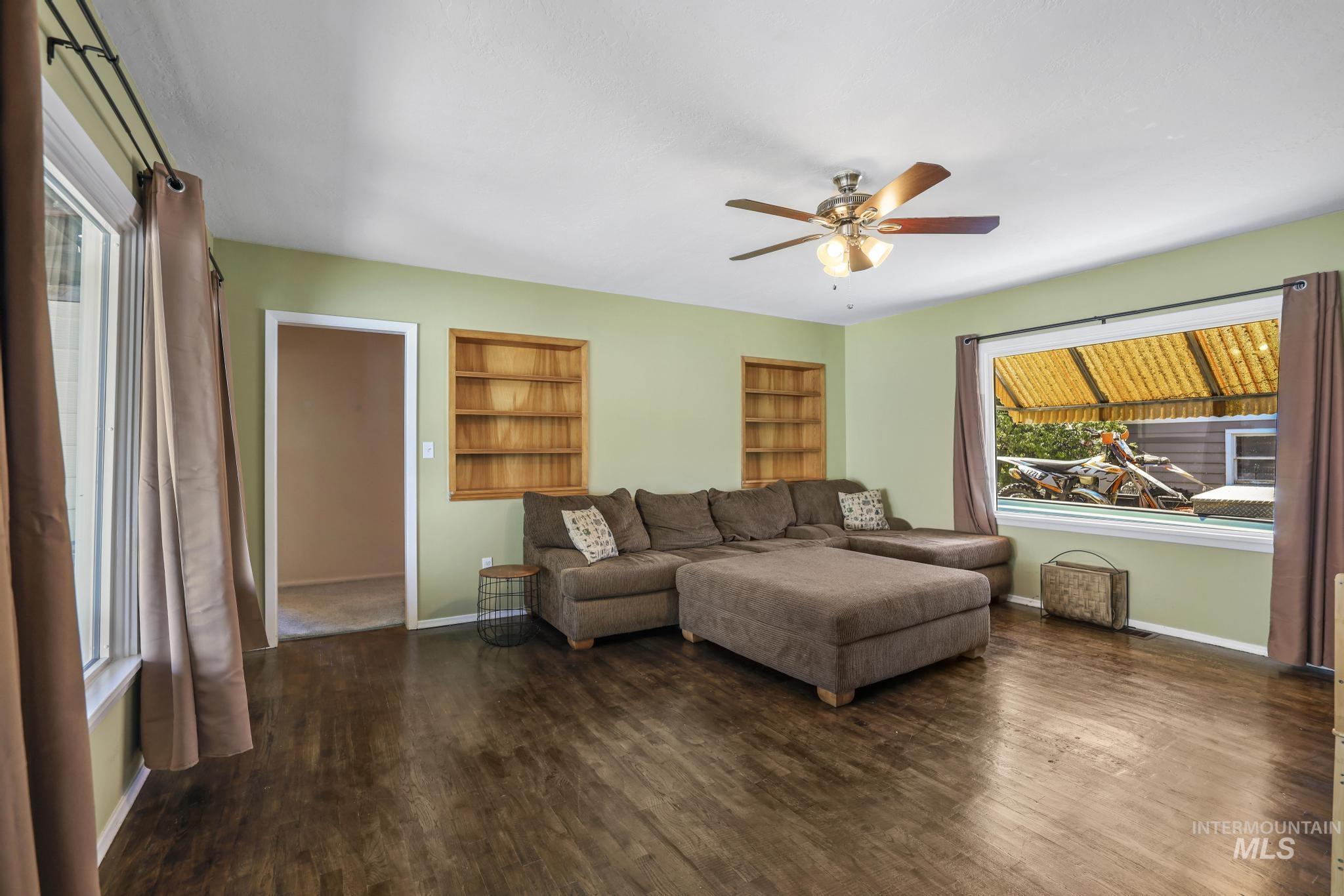 385 W Filer Ave, Twin Falls, Idaho 83301, 3 Bedrooms, 1 Bathroom, Residential For Sale, Price $290,000,MLS 98985410