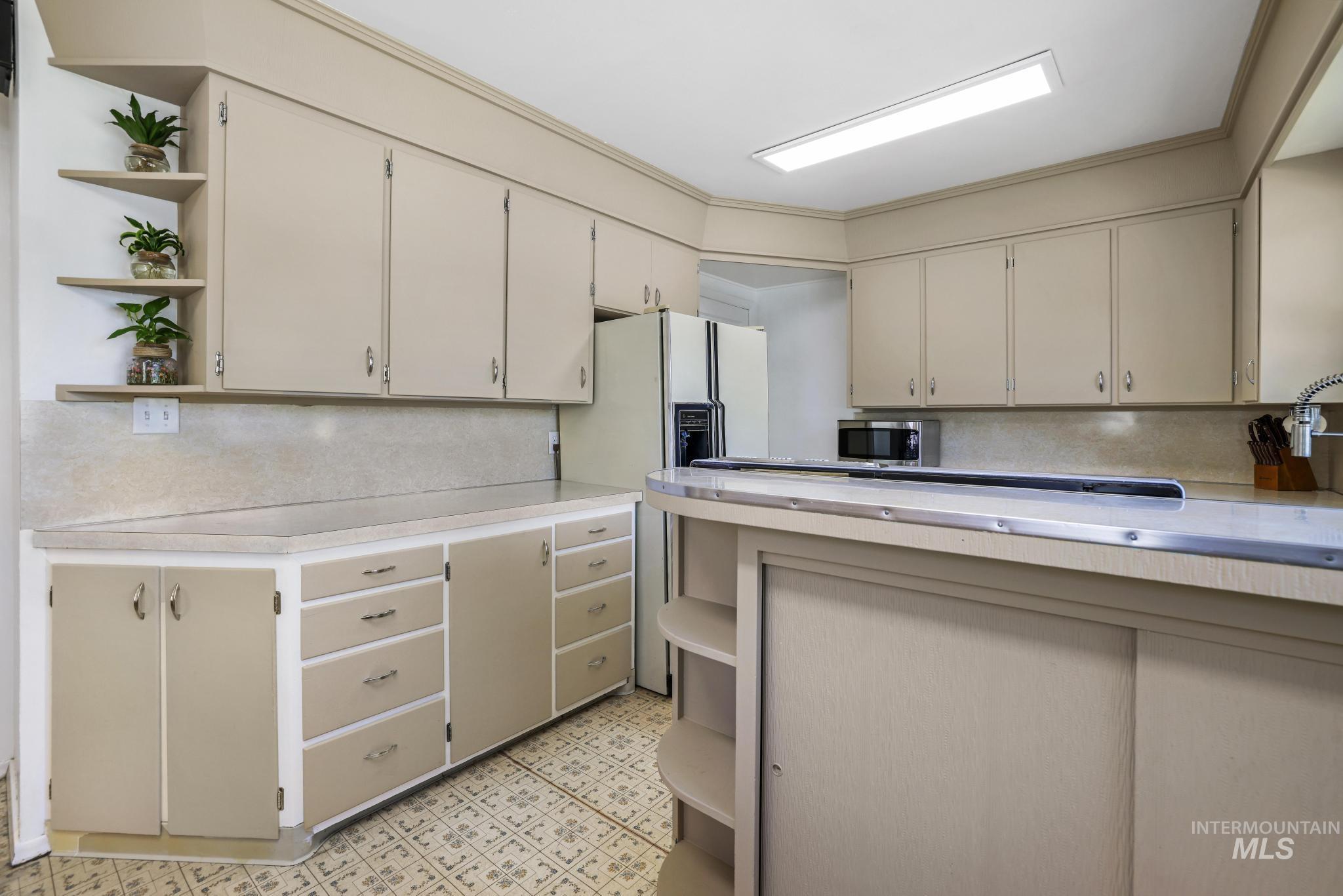 385 W Filer Ave, Twin Falls, Idaho 83301, 3 Bedrooms, 1 Bathroom, Residential For Sale, Price $290,000,MLS 98985410