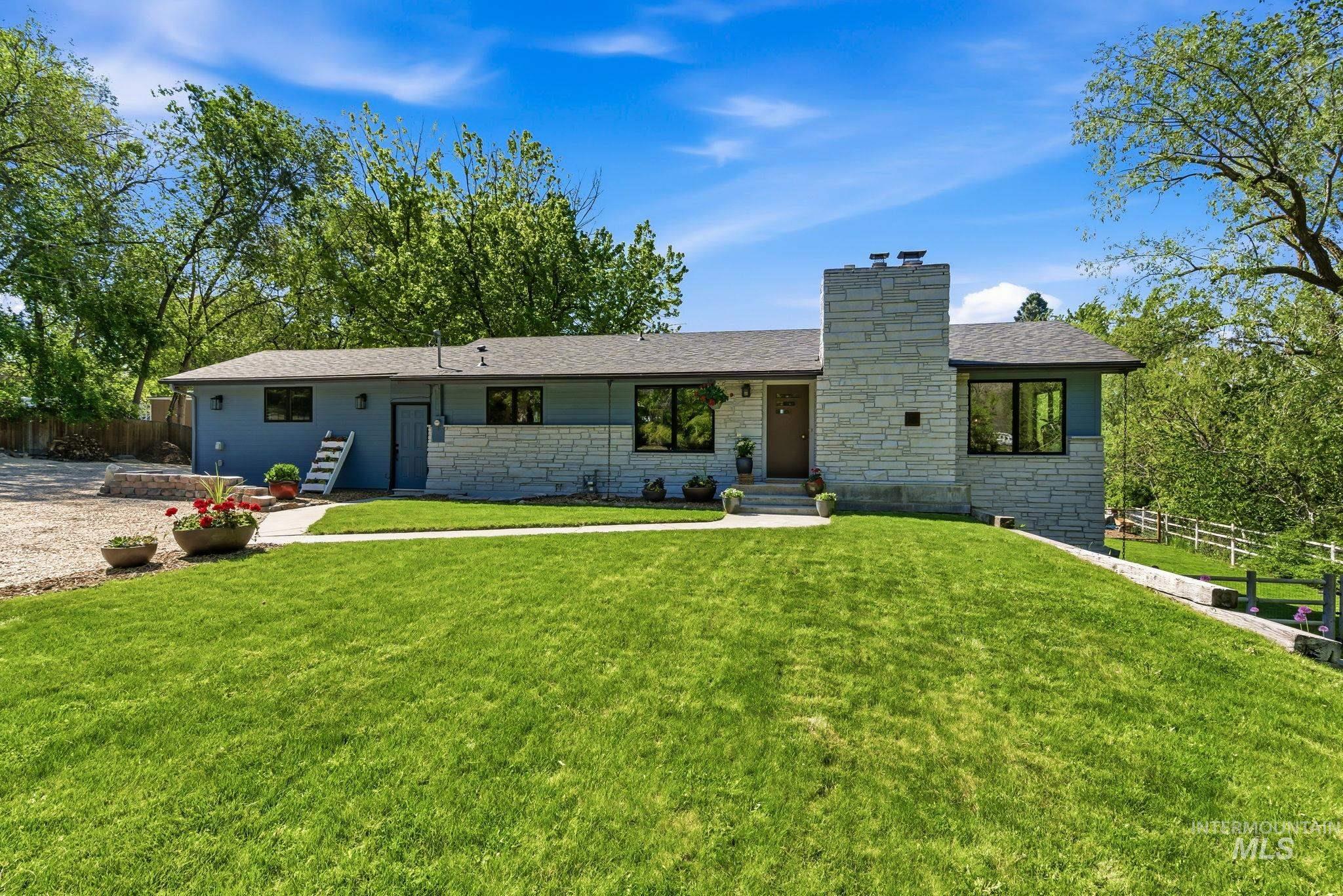 5331 W Hill Rd., Boise, Idaho 83703, 3 Bedrooms, 2.5 Bathrooms, Residential For Sale, Price $915,000,MLS 98985412