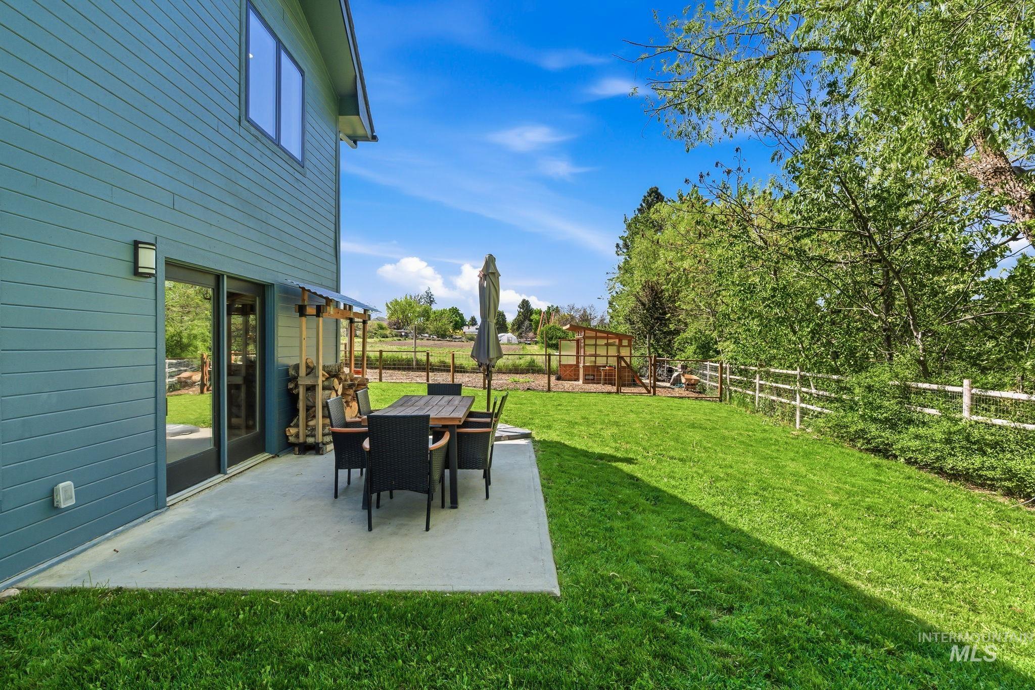 5331 W Hill Rd., Boise, Idaho 83703, 3 Bedrooms, 2.5 Bathrooms, Residential For Sale, Price $915,000,MLS 98985412