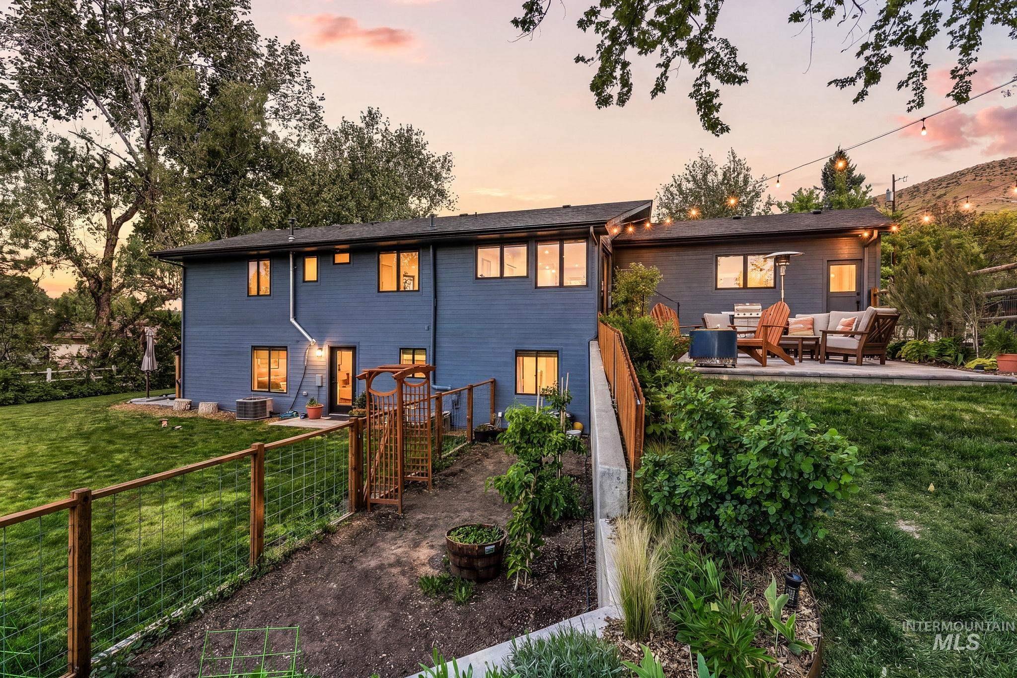 5331 W Hill Rd., Boise, Idaho 83703, 3 Bedrooms, 2.5 Bathrooms, Residential For Sale, Price $915,000,MLS 98985412