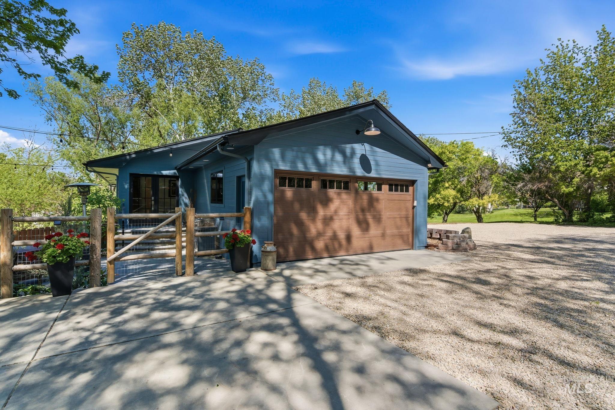 5331 W Hill Rd., Boise, Idaho 83703, 3 Bedrooms, 2.5 Bathrooms, Residential For Sale, Price $915,000,MLS 98985412