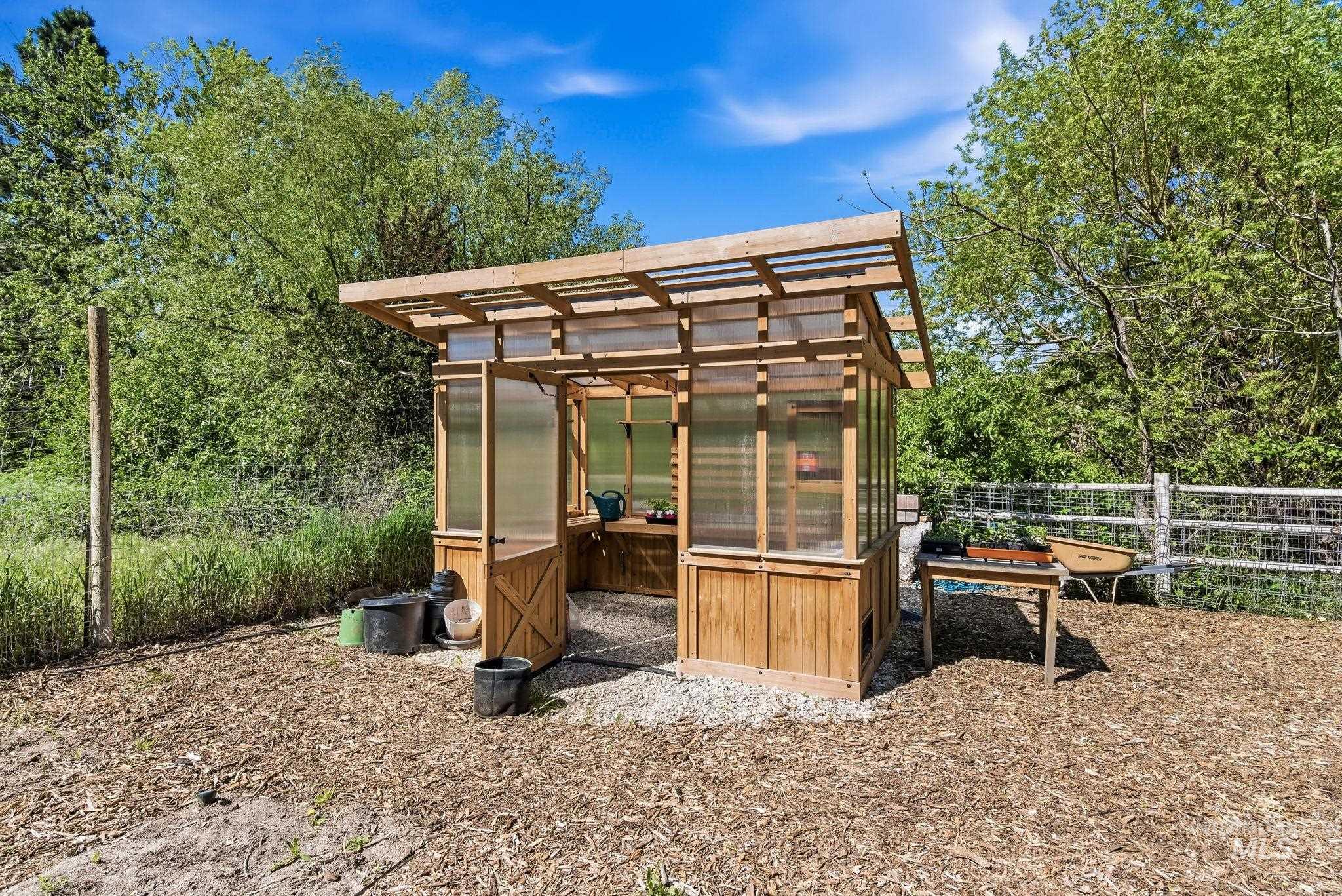 5331 W Hill Rd., Boise, Idaho 83703, 3 Bedrooms, 2.5 Bathrooms, Residential For Sale, Price $915,000,MLS 98985412