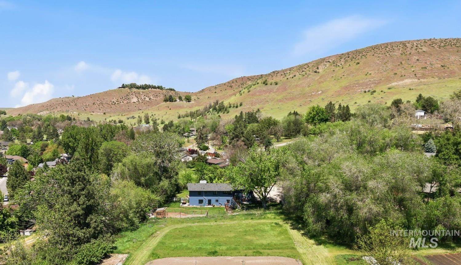 5331 W Hill Rd., Boise, Idaho 83703, 3 Bedrooms, 2.5 Bathrooms, Residential For Sale, Price $915,000,MLS 98985412