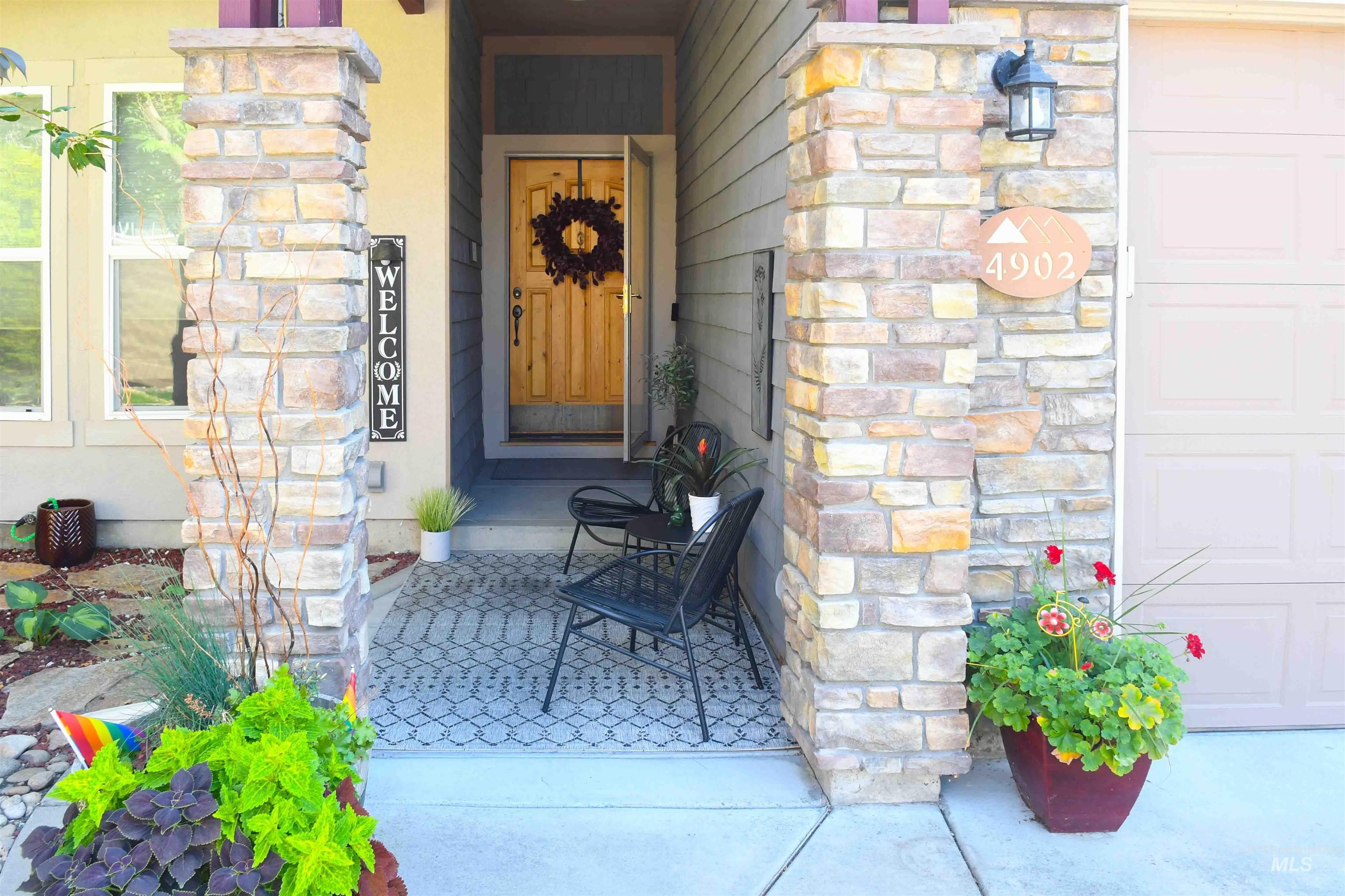 4902 N Ellicott Ln., Garden City, Idaho 83714, 3 Bedrooms, 2 Bathrooms, Residential For Sale, Price $599,900,MLS 98985417