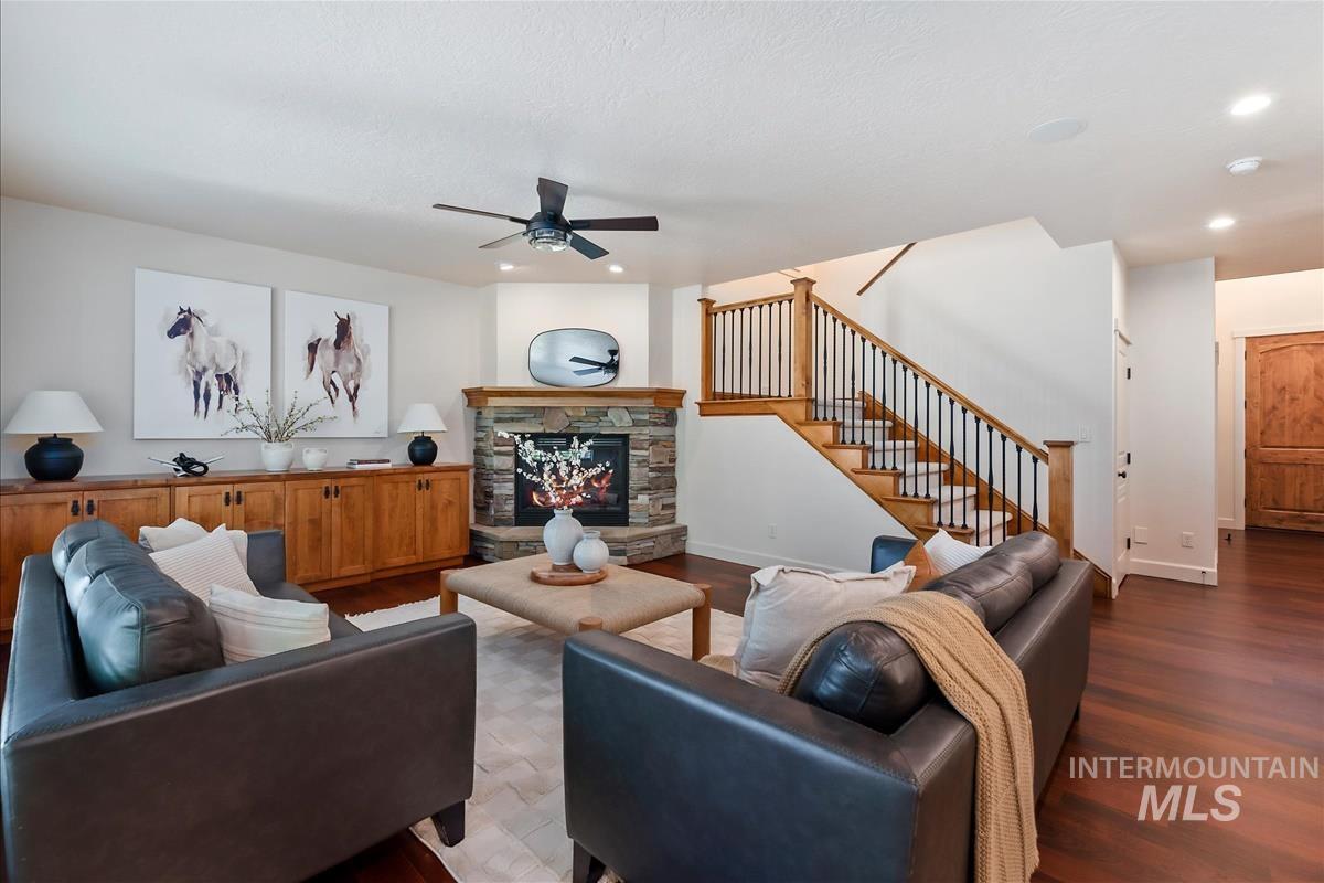 1563 N Estancia Pl, Eagle, Idaho 83616, 7 Bedrooms, 4.5 Bathrooms, Residential For Sale, Price $1,299,000,MLS 98985418