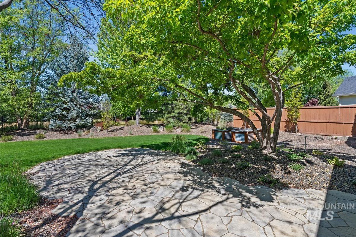 1563 N Estancia Pl, Eagle, Idaho 83616, 7 Bedrooms, 4.5 Bathrooms, Residential For Sale, Price $1,299,000,MLS 98985418