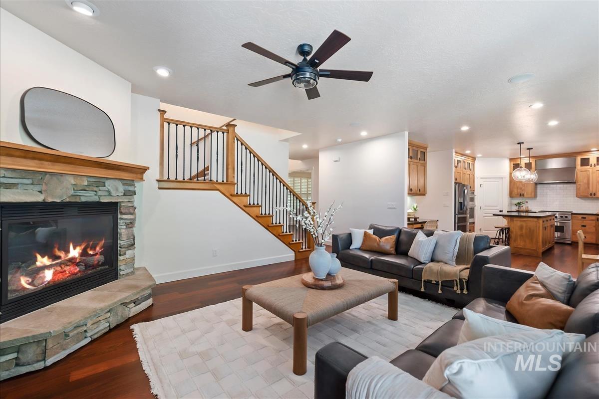 1563 N Estancia Pl, Eagle, Idaho 83616, 7 Bedrooms, 4.5 Bathrooms, Residential For Sale, Price $1,299,000,MLS 98985418