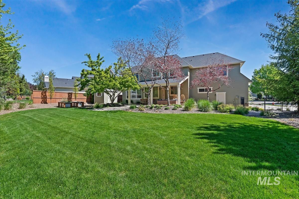 1563 N Estancia Pl, Eagle, Idaho 83616, 7 Bedrooms, 4.5 Bathrooms, Residential For Sale, Price $1,299,000,MLS 98985418