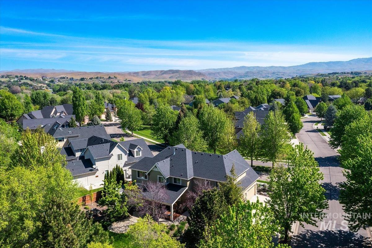 1563 N Estancia Pl, Eagle, Idaho 83616, 7 Bedrooms, 4.5 Bathrooms, Residential For Sale, Price $1,299,000,MLS 98985418