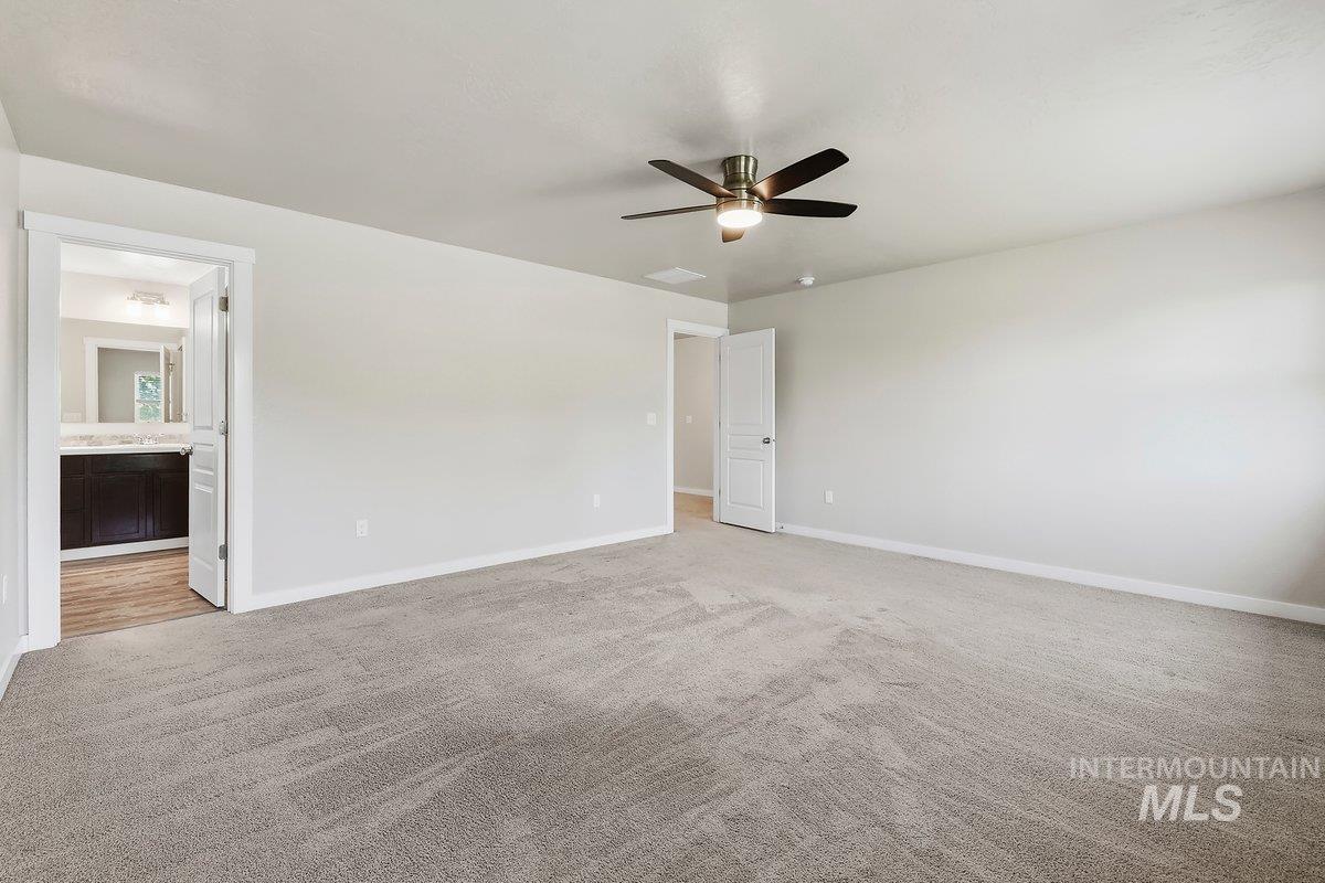 2662 W Jayton Dr., Meridian, Idaho 83642, 5 Bedrooms, 2.5 Bathrooms, Residential For Sale, Price $565,000,MLS 98985420