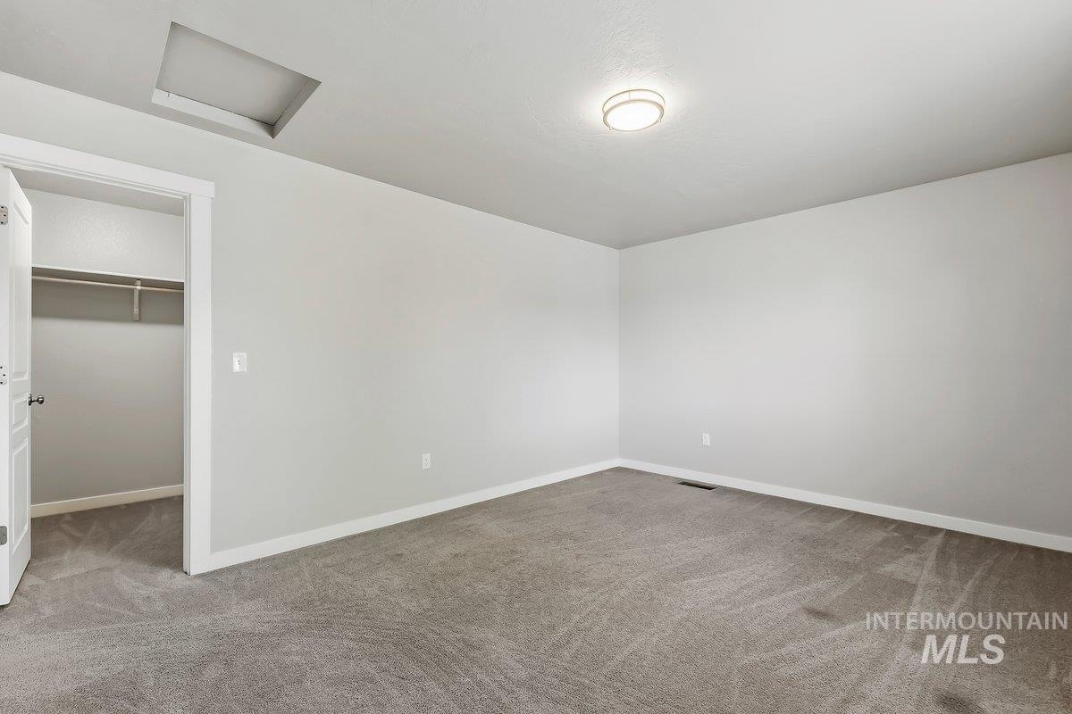 2662 W Jayton Dr., Meridian, Idaho 83642, 5 Bedrooms, 2.5 Bathrooms, Residential For Sale, Price $565,000,MLS 98985420