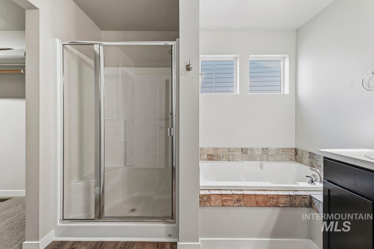2662 W Jayton Dr., Meridian, Idaho 83642, 5 Bedrooms, 2.5 Bathrooms, Residential For Sale, Price $565,000,MLS 98985420