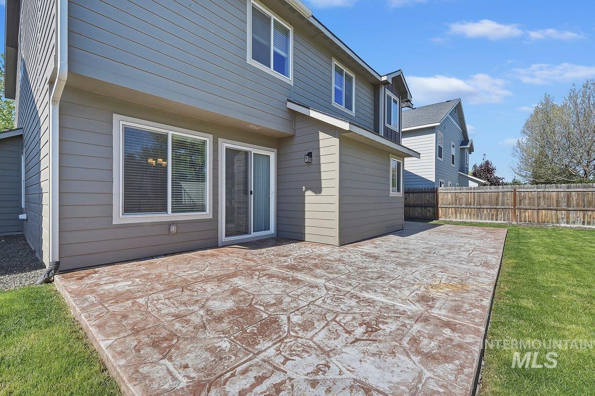 2662 W Jayton Dr., Meridian, Idaho 83642, 5 Bedrooms, 2.5 Bathrooms, Residential For Sale, Price $565,000,MLS 98985420