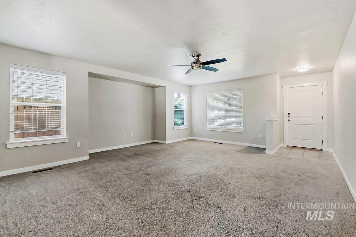 2662 W Jayton Dr., Meridian, Idaho 83642, 5 Bedrooms, 2.5 Bathrooms, Residential For Sale, Price $565,000,MLS 98985420