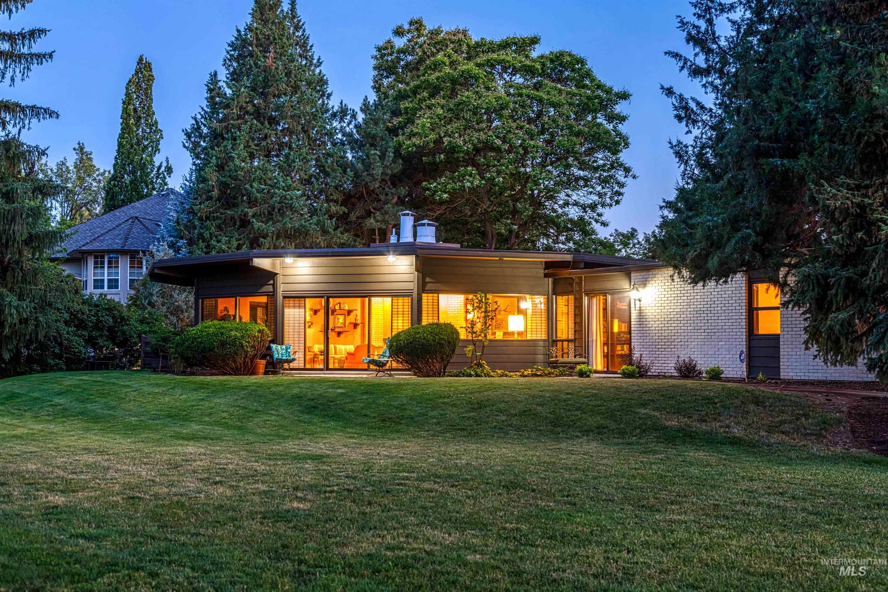 4704 Hillcrest View Dr, Boise, Idaho 83705, 4 Bedrooms, 3.5 Bathrooms, Residential For Sale, Price $1,998,888,MLS 98985423