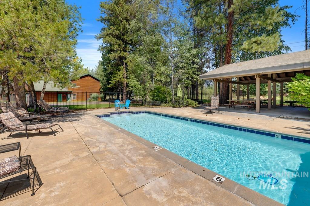 1640 Davis Avenue, McCall, Idaho 83638, 2 Bedrooms, 2 Bathrooms, Residential For Sale, Price $422,500,MLS 98985426