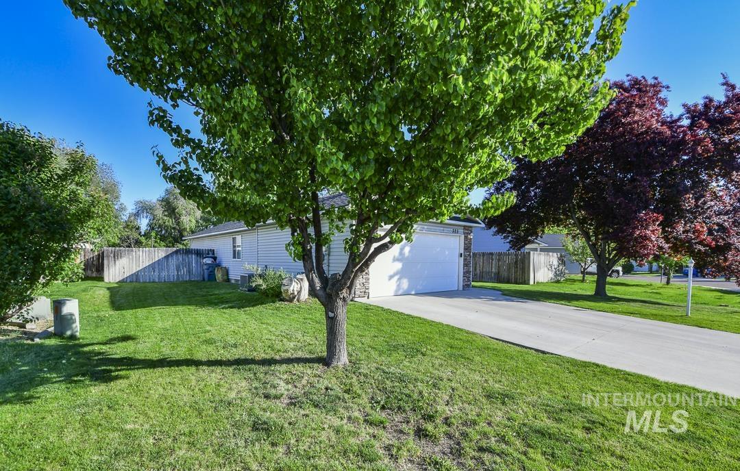 323 Marble Valley Way, Caldwell, Idaho 83605, 3 Bedrooms, 2 Bathrooms, Residential For Sale, Price $339,900,MLS 98985431