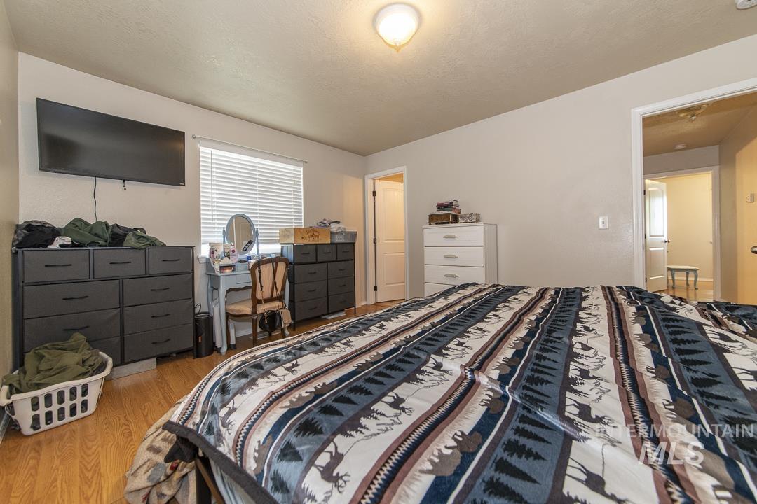 323 Marble Valley Way, Caldwell, Idaho 83605, 3 Bedrooms, 2 Bathrooms, Residential For Sale, Price $339,900,MLS 98985431