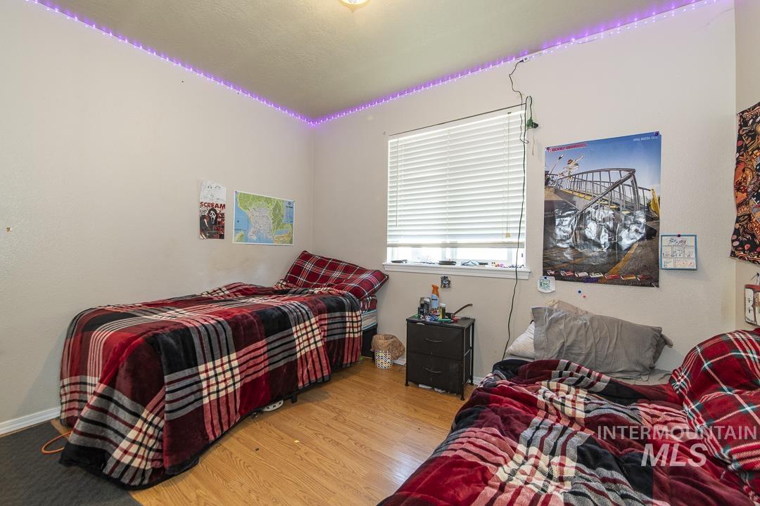 323 Marble Valley Way, Caldwell, Idaho 83605, 3 Bedrooms, 2 Bathrooms, Residential For Sale, Price $339,900,MLS 98985431