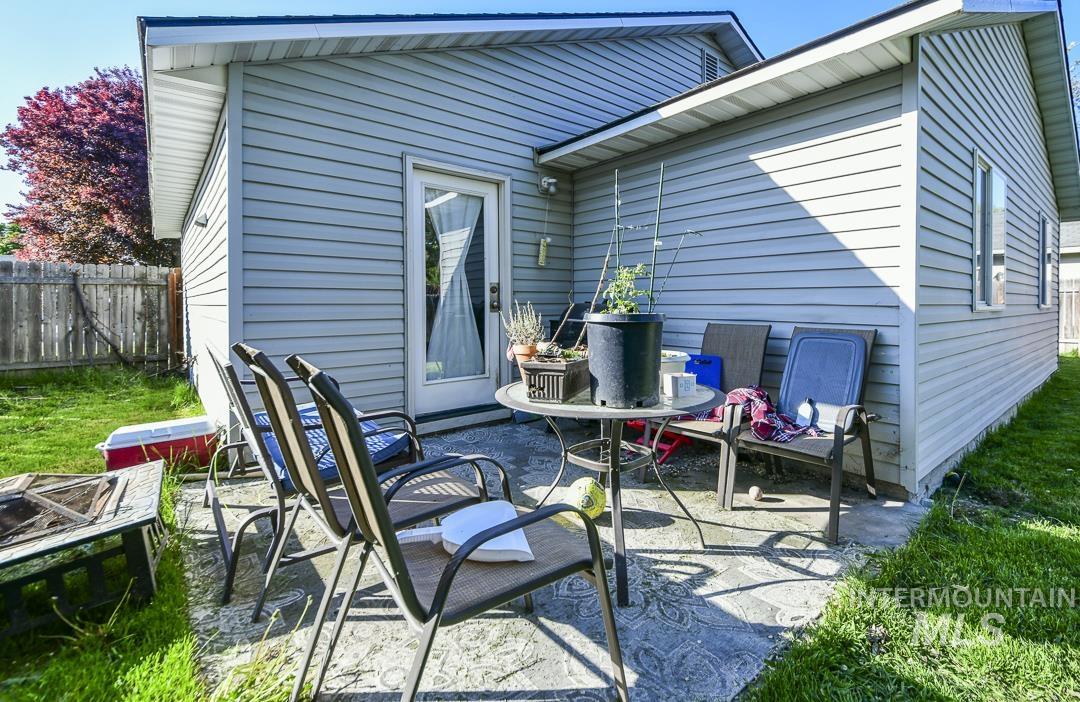 323 Marble Valley Way, Caldwell, Idaho 83605, 3 Bedrooms, 2 Bathrooms, Residential For Sale, Price $339,900,MLS 98985431