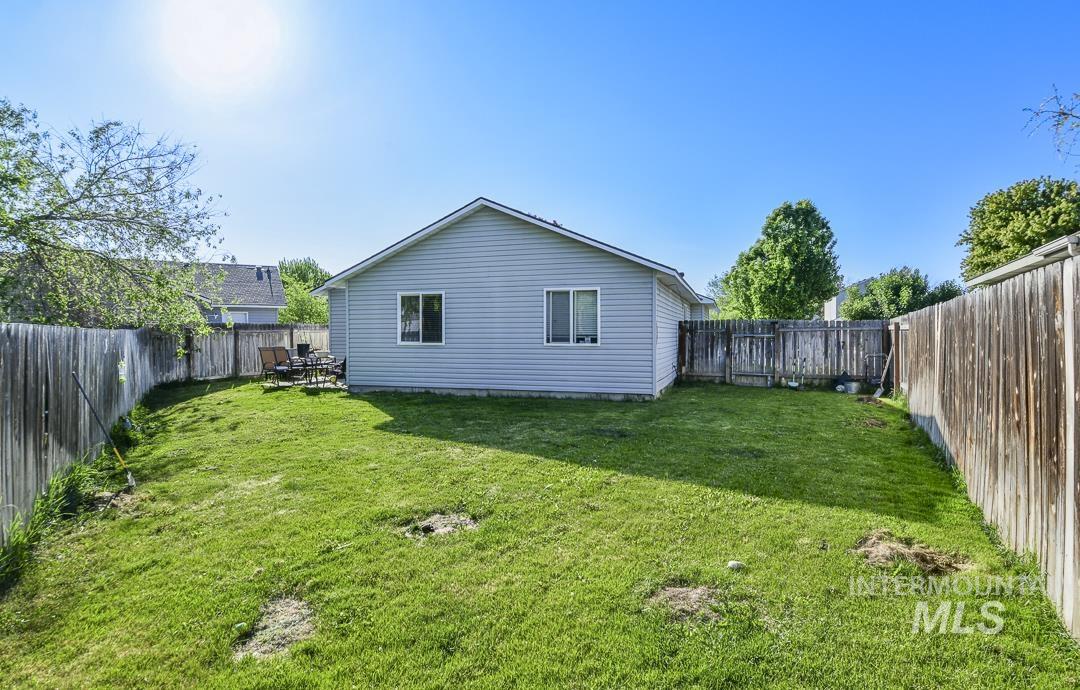 323 Marble Valley Way, Caldwell, Idaho 83605, 3 Bedrooms, 2 Bathrooms, Residential For Sale, Price $339,900,MLS 98985431
