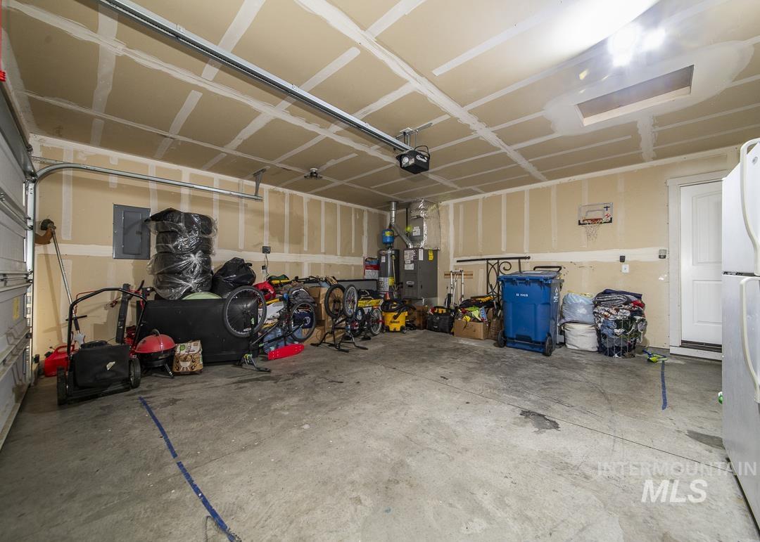 323 Marble Valley Way, Caldwell, Idaho 83605, 3 Bedrooms, 2 Bathrooms, Residential For Sale, Price $339,900,MLS 98985431