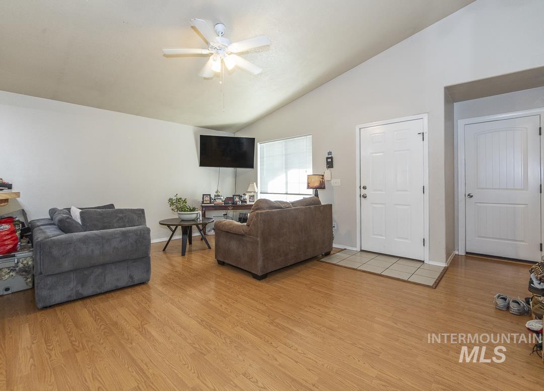 323 Marble Valley Way, Caldwell, Idaho 83605, 3 Bedrooms, 2 Bathrooms, Residential For Sale, Price $339,900,MLS 98985431