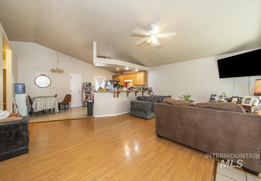 323 Marble Valley Way, Caldwell, Idaho 83605, 3 Bedrooms, 2 Bathrooms, Residential For Sale, Price $339,900,MLS 98985431