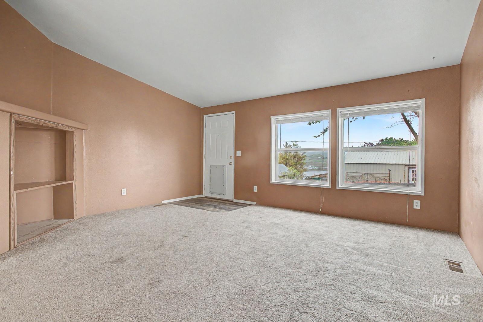 1133 Riverview St, Lewiston, Idaho 83501, 3 Bedrooms, 2 Bathrooms, Residential For Sale, Price $262,500,MLS 98985436